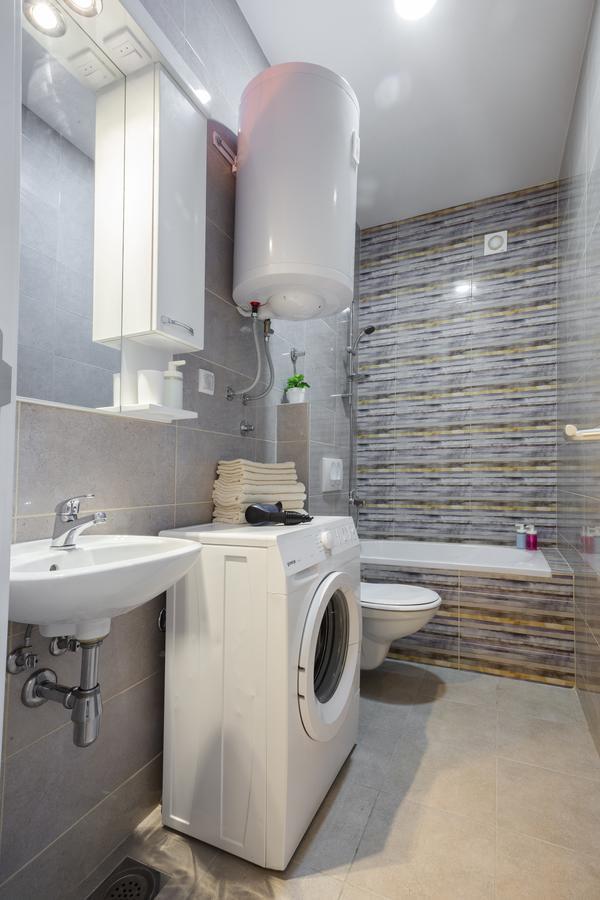 Giallo Apartment - Free Private Parking Novi Sad Exterior foto